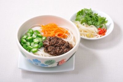 スープ入りじゃじゃ麺フォー
