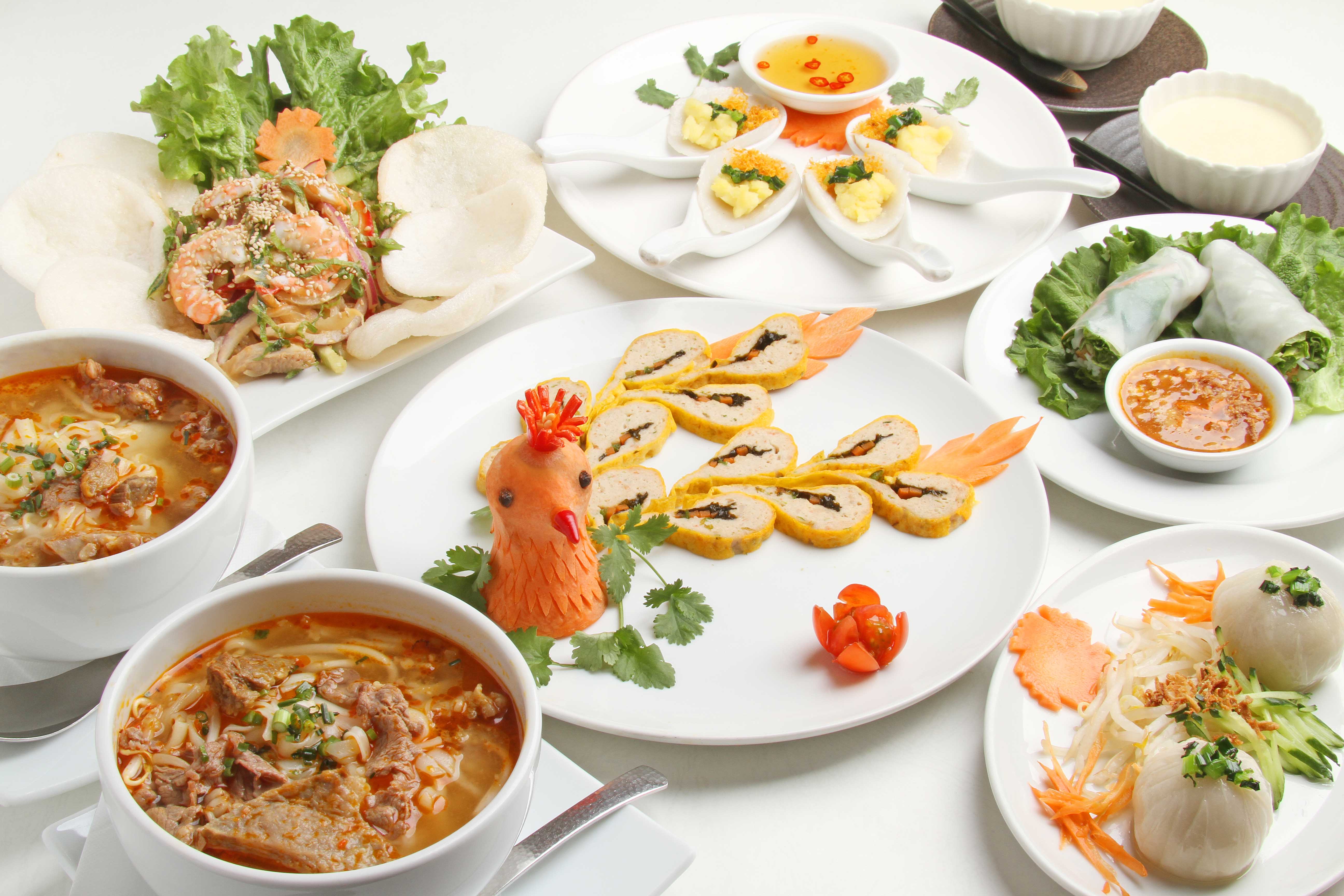 フエで食べたベトナム料理店(フエ料理)はこんな …